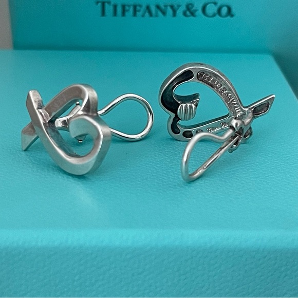 Vintage Tiffany & Co Paloma Picasso Loving Heart Earrings. - Picture 3 of 12